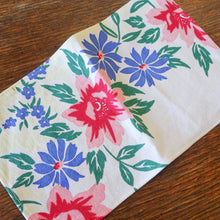 Load image into Gallery viewer, Red &amp; Blue Flower Cloth Napkins
